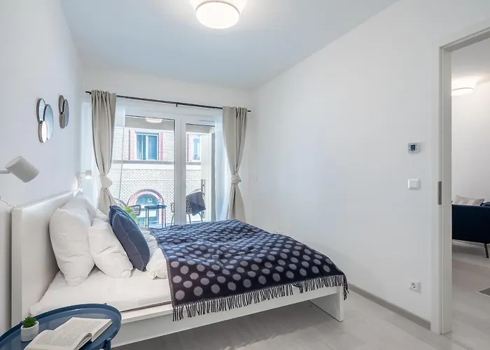 Modern Apt In Authentic Central Area