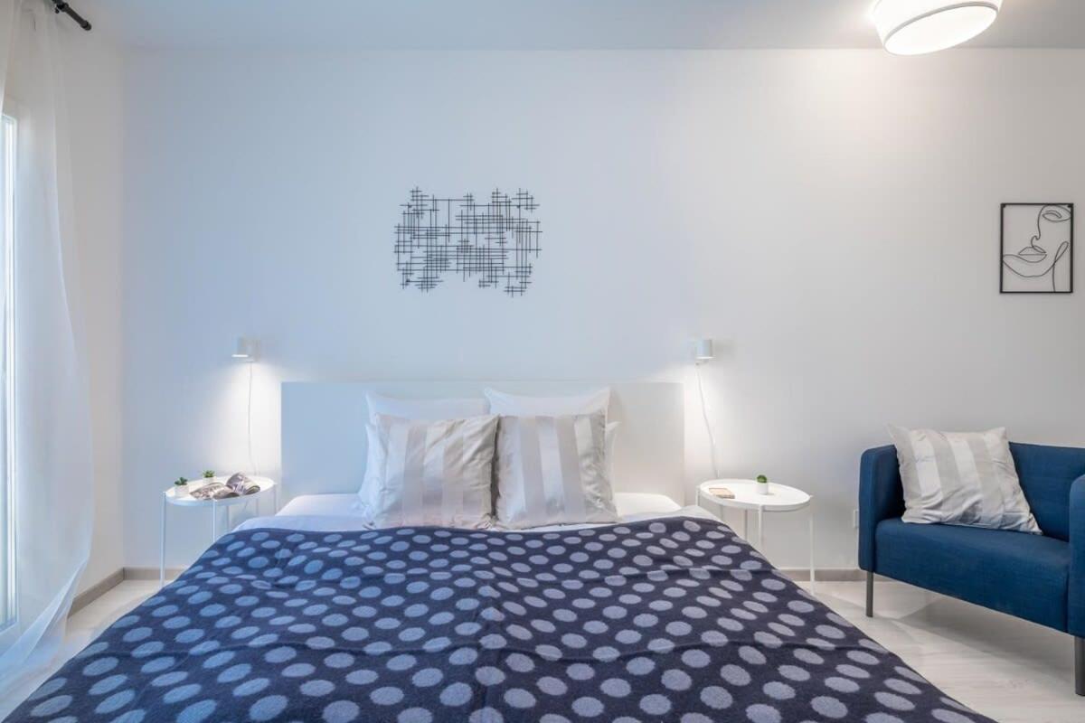 Modern In Authentic Area Appartement *